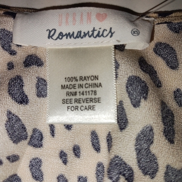 Urban Romantics 100% rayon adjustable straps animal print top Size: XS - Picture 3 of 6